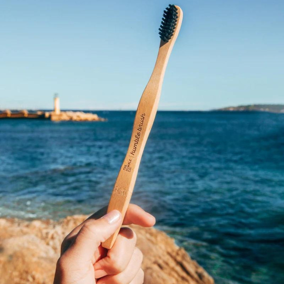 The Humble Co Οδοντόβουρτσα από Μπαμπού με Ενεργό Άνθρακα Μαλακή