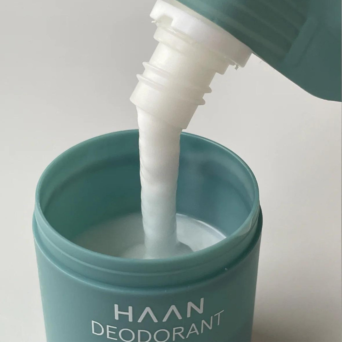 Products Haan Επαναχρησιμοποιούμενο Roll On Αποσμητικό χωρίς Αλουμίνιο Forest Grace 40ml