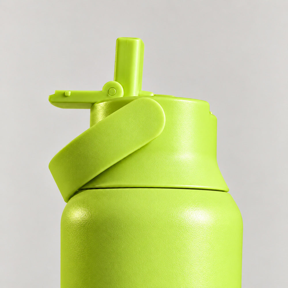 Hugs Zero 600ml Lime Energy, λεπτομέρεια ανοιχτού στομίου και μοχλού